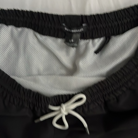 Club Monaco Black Lined Swim Shorts Small 7” inseam - Picture 4 of 4